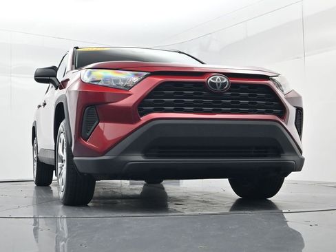 Used 2019 Toyota RAV4 LE w/ Carpet Mat Package image 41