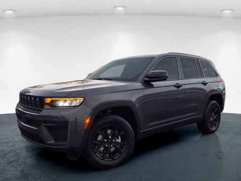 New 2026 Jeep Grand Cherokee Altitude AWD/4WD image 2