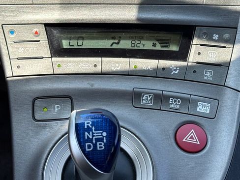 Used 2014 Toyota Prius Three w/ Solar Roof Package FWD image 29