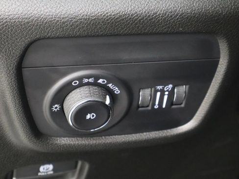 Used 2023 Jeep Grand Cherokee Limited AWD/4WD image 22
