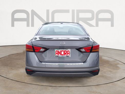 Used 2023 Nissan Altima 2.5 SV FWD image 11