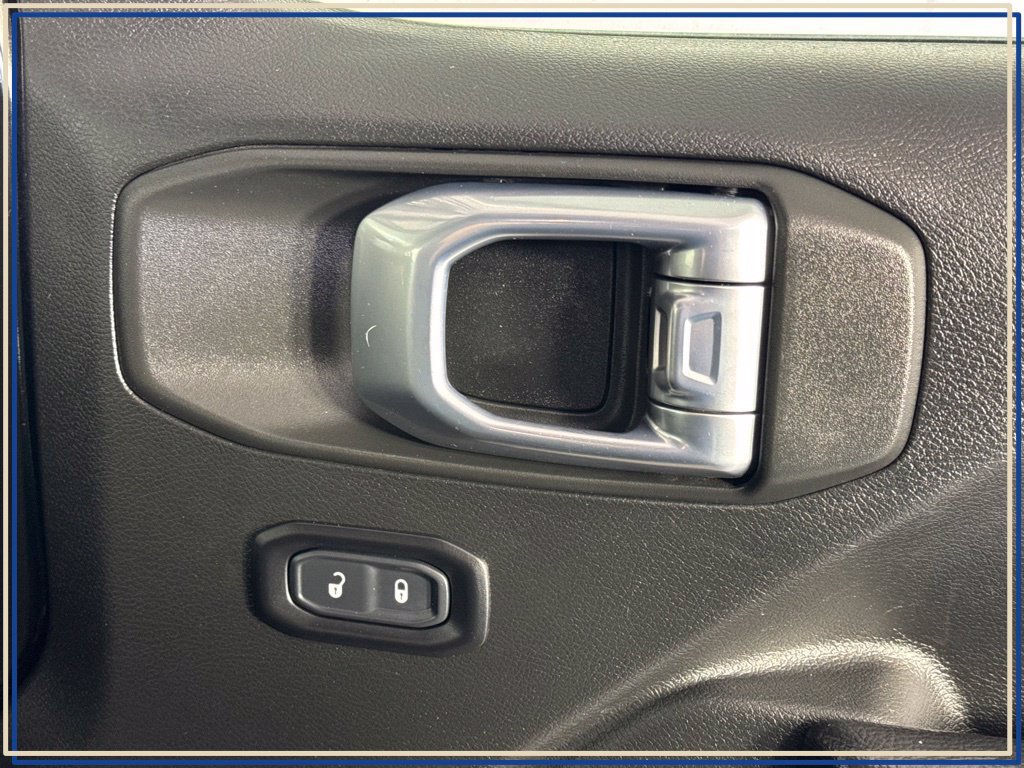 Used 2022 Jeep Wrangler Sport AWD/4WD image 44
