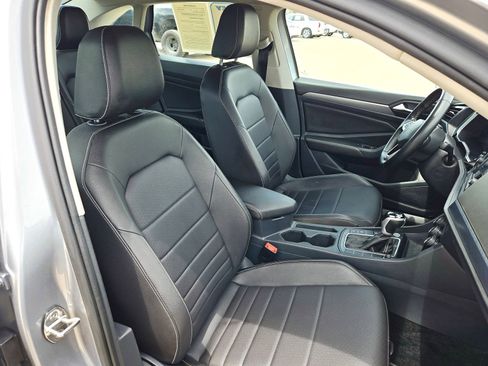 Used 2023 Volkswagen Jetta SE FWD image 24