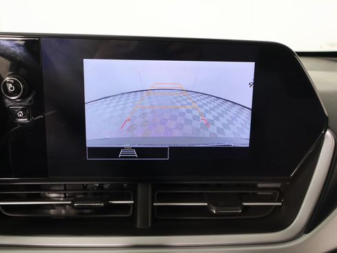 Used 2024 Chevrolet Trax LS w/ LS Convenience Package FWD image 6