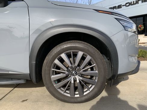 Used 2022 Nissan Pathfinder SL w/ SL Premium Package image 13