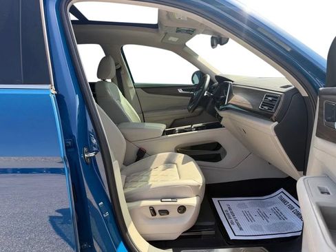 Used 2025 Volkswagen Atlas SEL Premium R-Line AWD/4WD image 25
