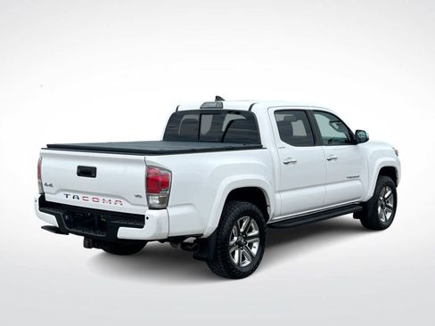 Used 2019 Toyota Tacoma Limited AWD/4WD image 8