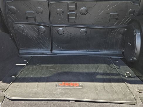 Used 2020 Jeep Wrangler Unlimited Rubicon AWD/4WD image 13