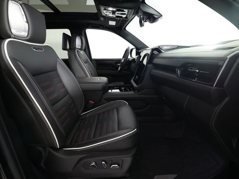 Used 2026 GMC Yukon AT4 Ultimate w/ LPO, Floor Liner Package AWD/4WD image 10