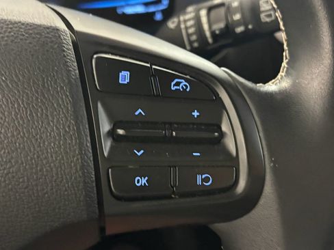 Used 2023 Hyundai Venue Limited FWD image 31