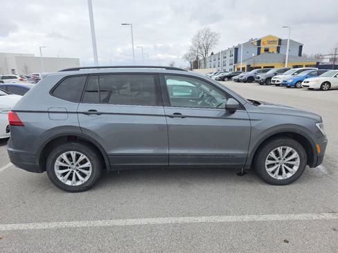 Used 2018 Volkswagen Tiguan S image 9