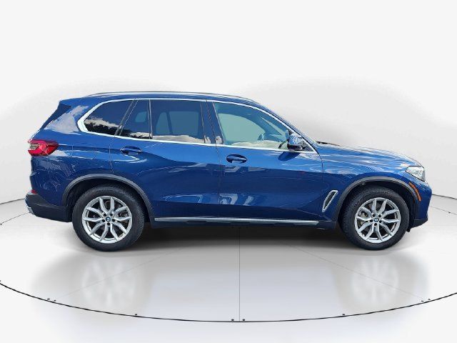 Used 2022 BMW X5 xDrive40i AWD/4WD image 2