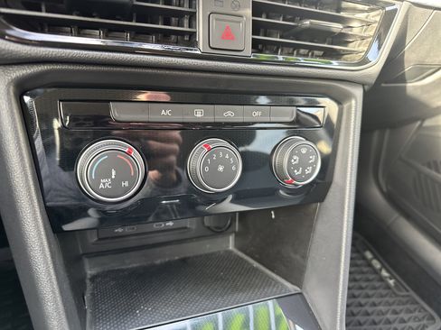 Used 2025 Volkswagen Taos S image 19