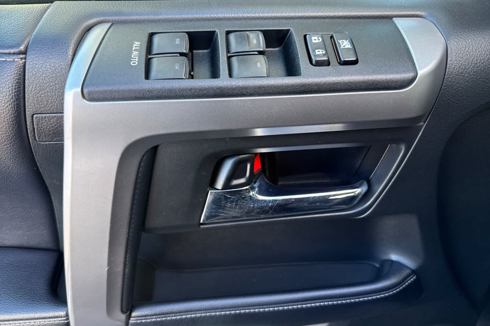 Used 2018 Toyota 4Runner SR5 Premium AWD/4WD image 14