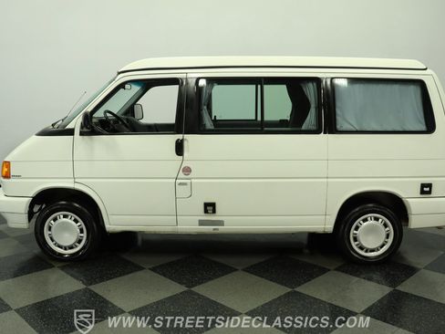 Used 1992 Volkswagen Eurovan Camper FWD image 2
