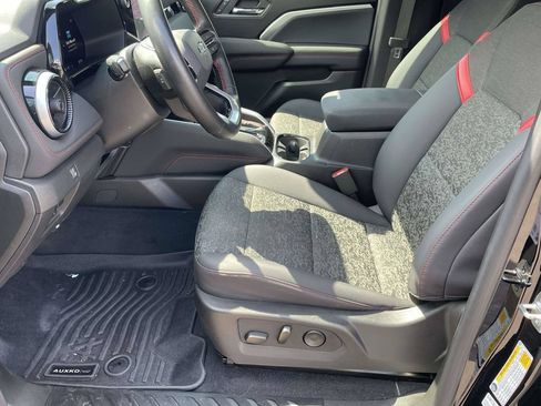 Used 2025 Chevrolet Colorado Z71 AWD/4WD image 14