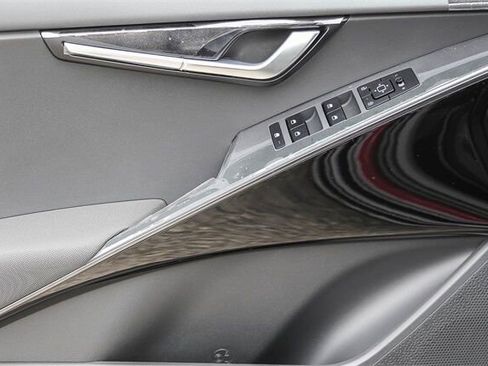 New 2025 Kia Niro EX image 21