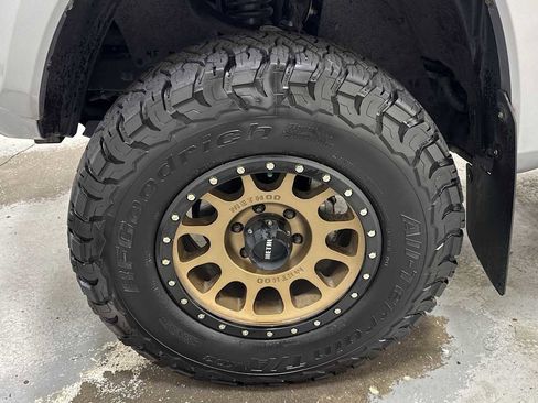 Certified 2019 Toyota Tacoma SR5 image 10