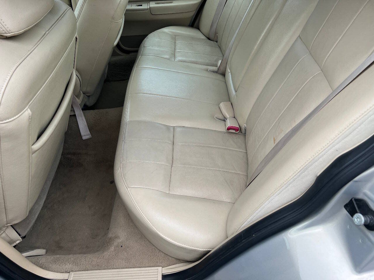 Used 2010 Mercury Grand Marquis LS RWD image 24