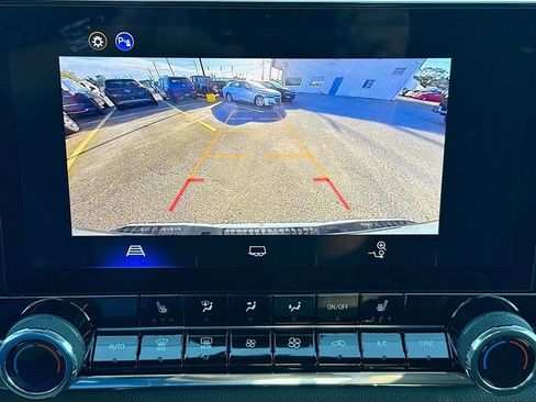 Used 2025 Chevrolet Colorado LT image 14