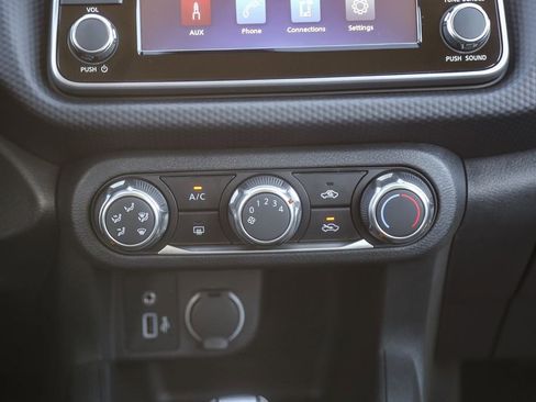 Used 2025 Nissan Kicks Play S FWD image 12