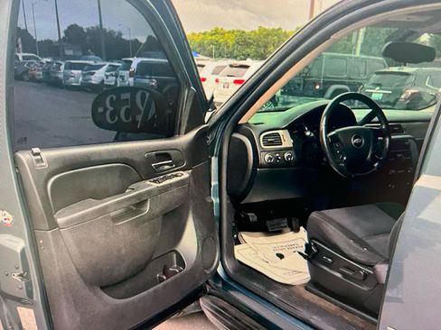 Used 2010 Chevrolet Tahoe LS image 12