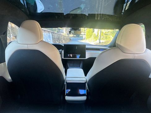 Used 2022 Tesla Model S AWD image 28