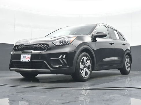Used 2022 Kia Niro LX image 17