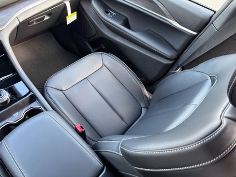 New 2025 Jeep Grand Cherokee L Limited w/ Trailer Tow Package image 14