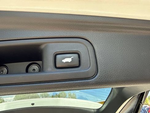 Used 2020 Honda Pilot Touring image 15