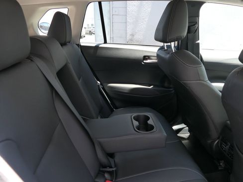 Used 2023 Toyota Corolla Cross XLE w/ Convenience Package AWD/4WD image 24