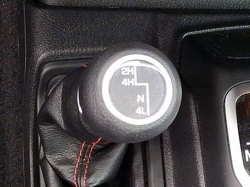 Used 2023 Jeep Wrangler Unlimited Rubicon image 27