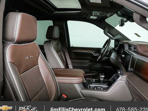 Used 2025 GMC Sierra 1500 Denali w/ Technology Package AWD/4WD image 24