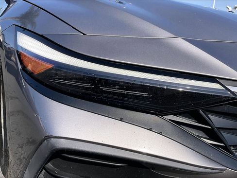 Used 2024 Hyundai Elantra SE image 29