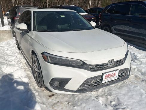 Used 2022 Honda Civic Touring image 3