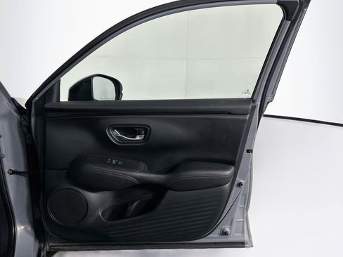 Used 2025 Honda HR-V Sport image 32