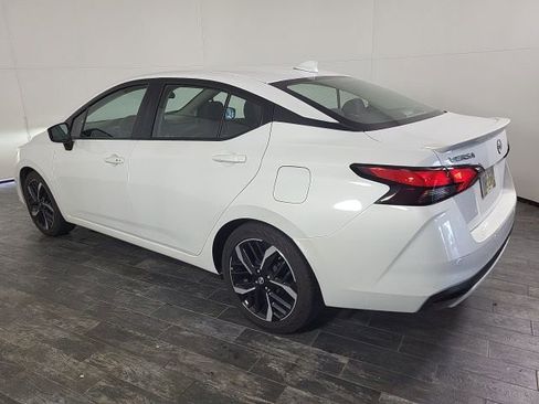 Used 2024 Nissan Versa SR image 7