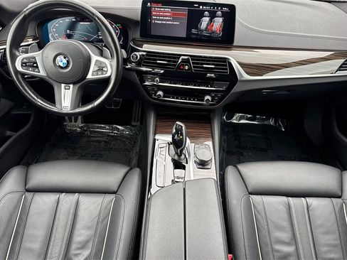 Used 2023 BMW M550i xDrive image 4