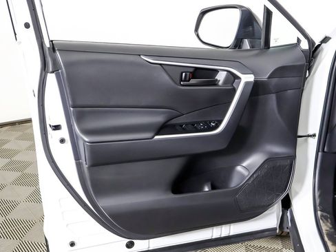 Used 2024 Toyota RAV4 LE image 19