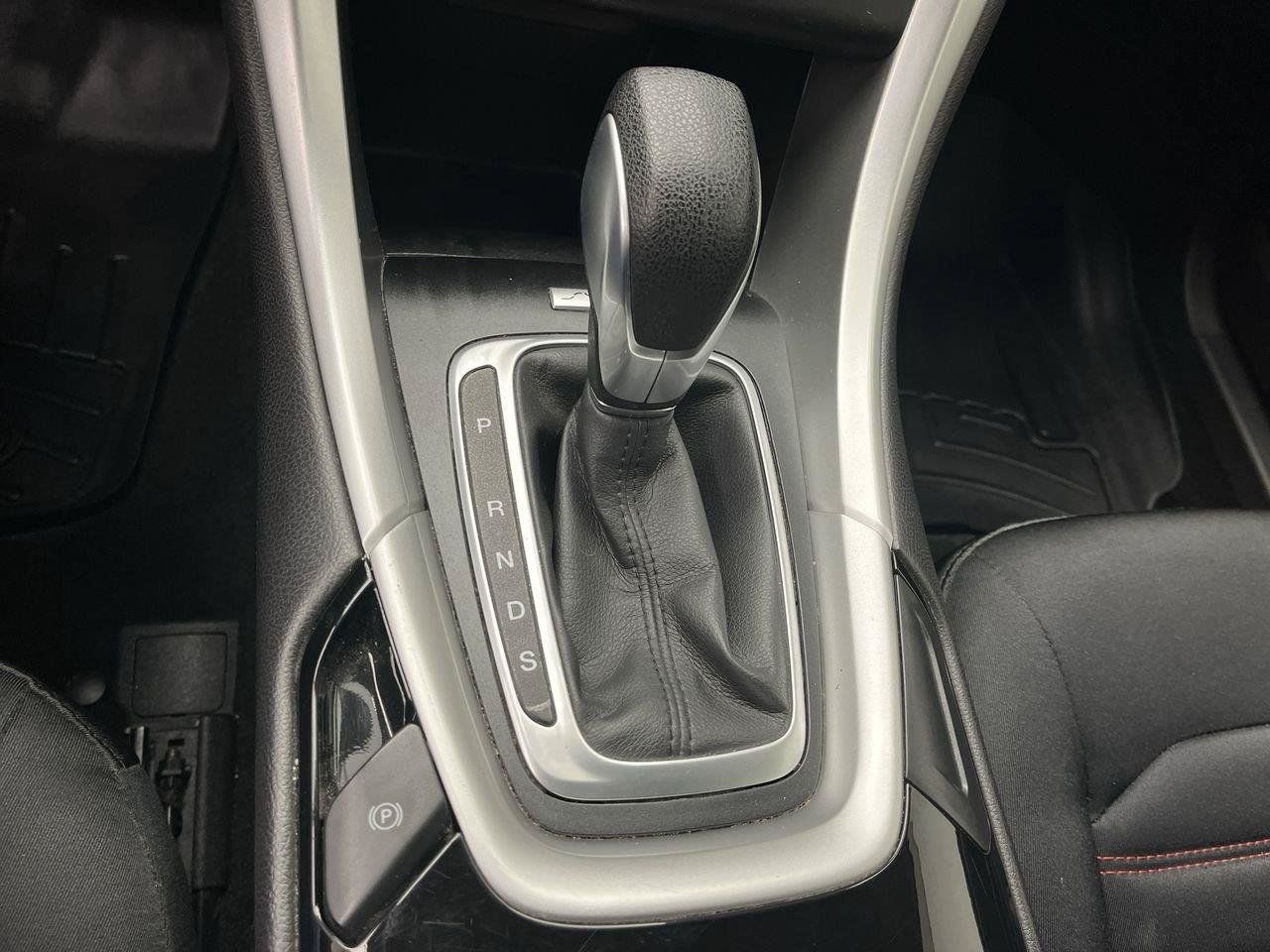Used 2016 Ford Fusion SE AWD/4WD image 23
