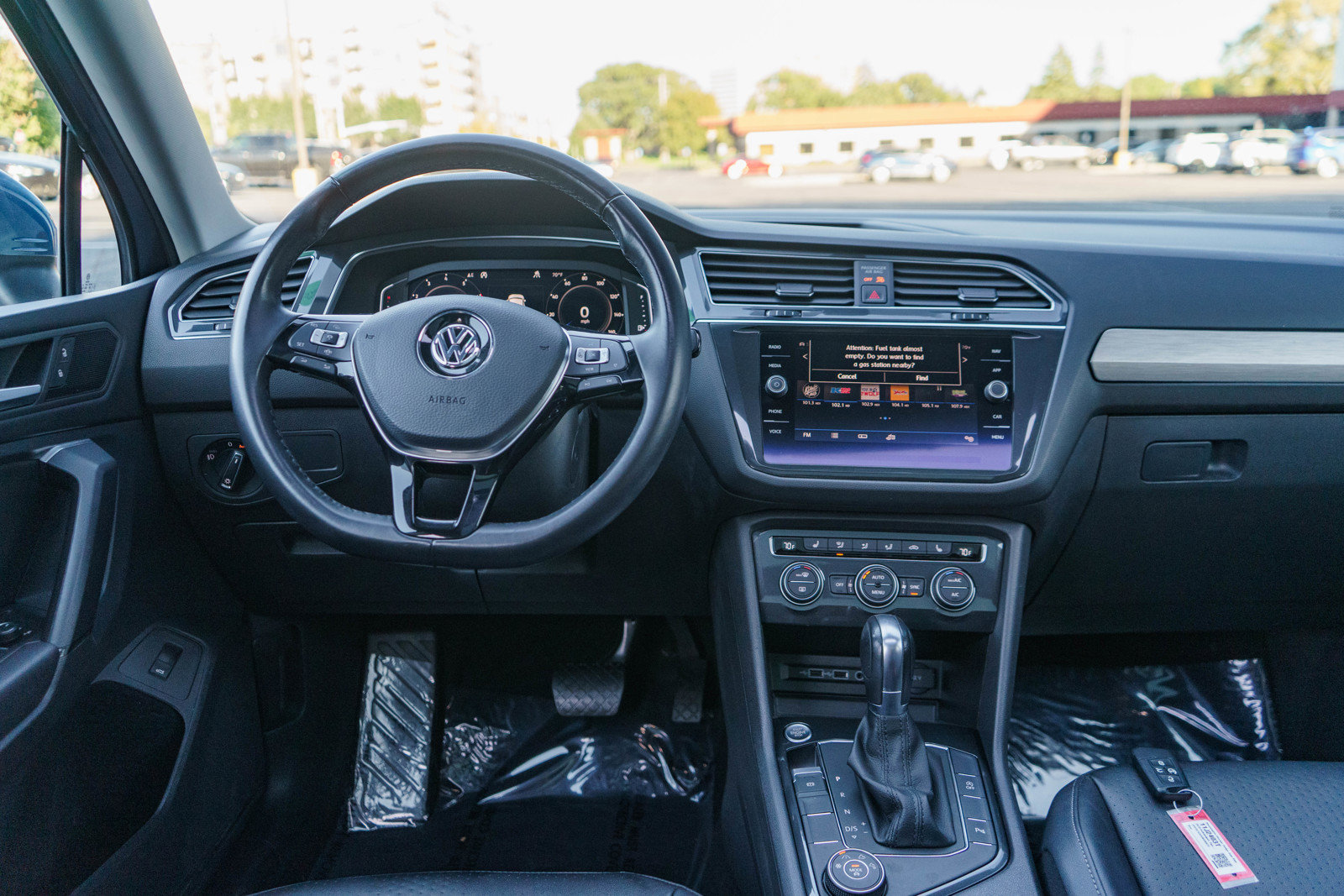 Used 2019 Volkswagen Tiguan SEL AWD/4WD image 12