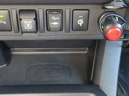 Used 2019 Toyota Tacoma TRD Off-Road AWD/4WD image 24