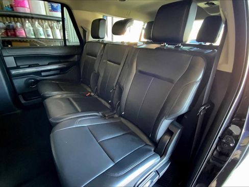 Used 2024 Ford Expedition Max XLT image 19