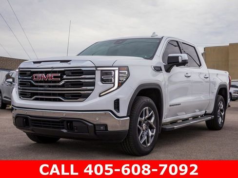 Used 2022 GMC Sierra 1500 SLT AWD/4WD image 2