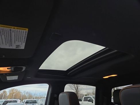 Used 2024 GMC Canyon AT4 w/ Technology Package image 20