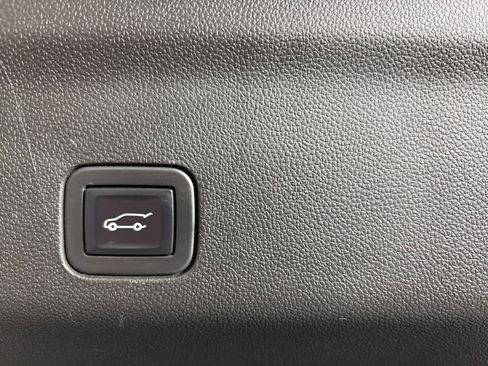 Used 2023 Chevrolet Tahoe LT RWD image 24
