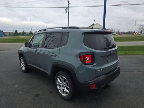 Used 2018 Jeep Renegade Latitude w/ Popular Equipment Group image 3