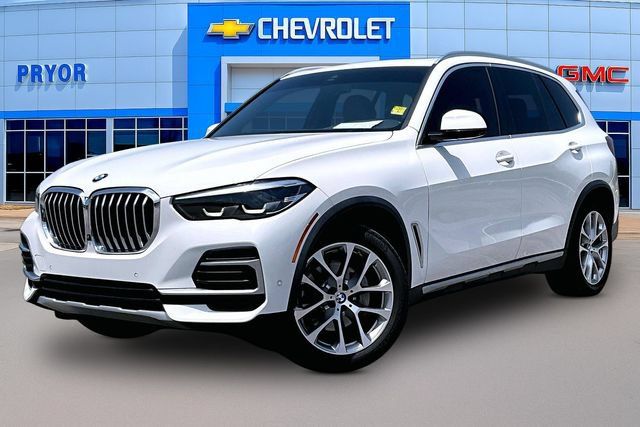 Used 2022 BMW X5 sDrive40i w/ Premium Package RWD image 3