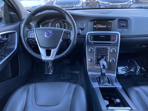 Used 2015 Volvo S60 T5 Platinum image 10