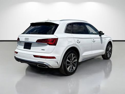 Used 2023 Audi Q5 2.0T Premium w/ Convenience Package AWD/4WD image 3